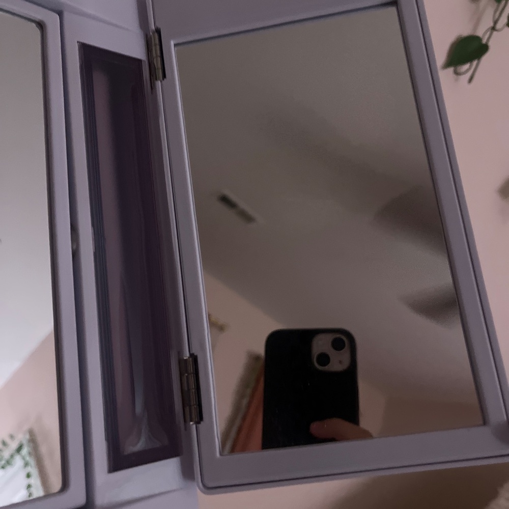 Jerdon Mirror Vanity - image 3